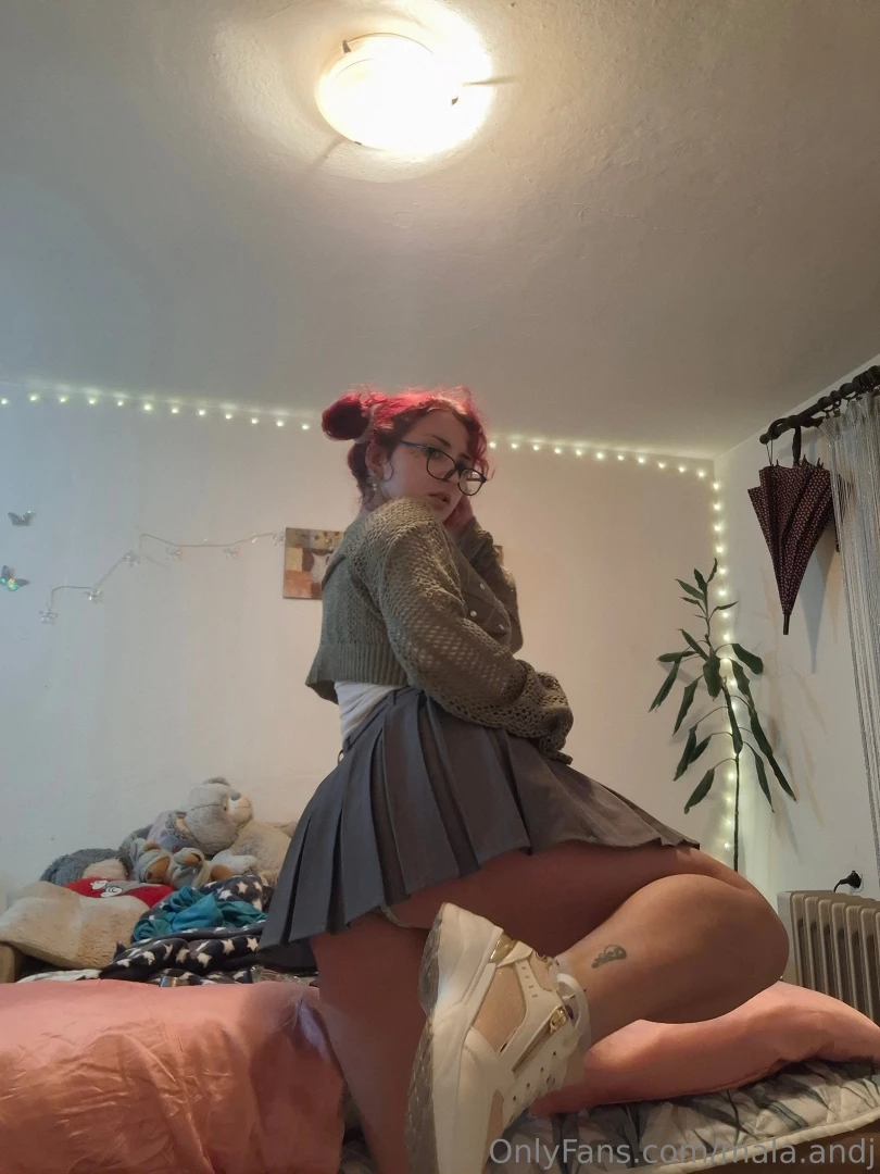 Tako sam bila bezobrazna o neeee plez napaljena mala i lepotica 