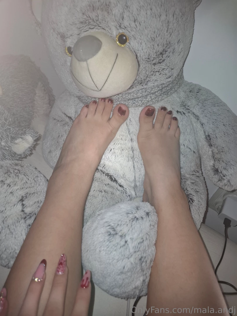 Zapratite me svi na mom feet finder follow me in feet finder link in part 1 