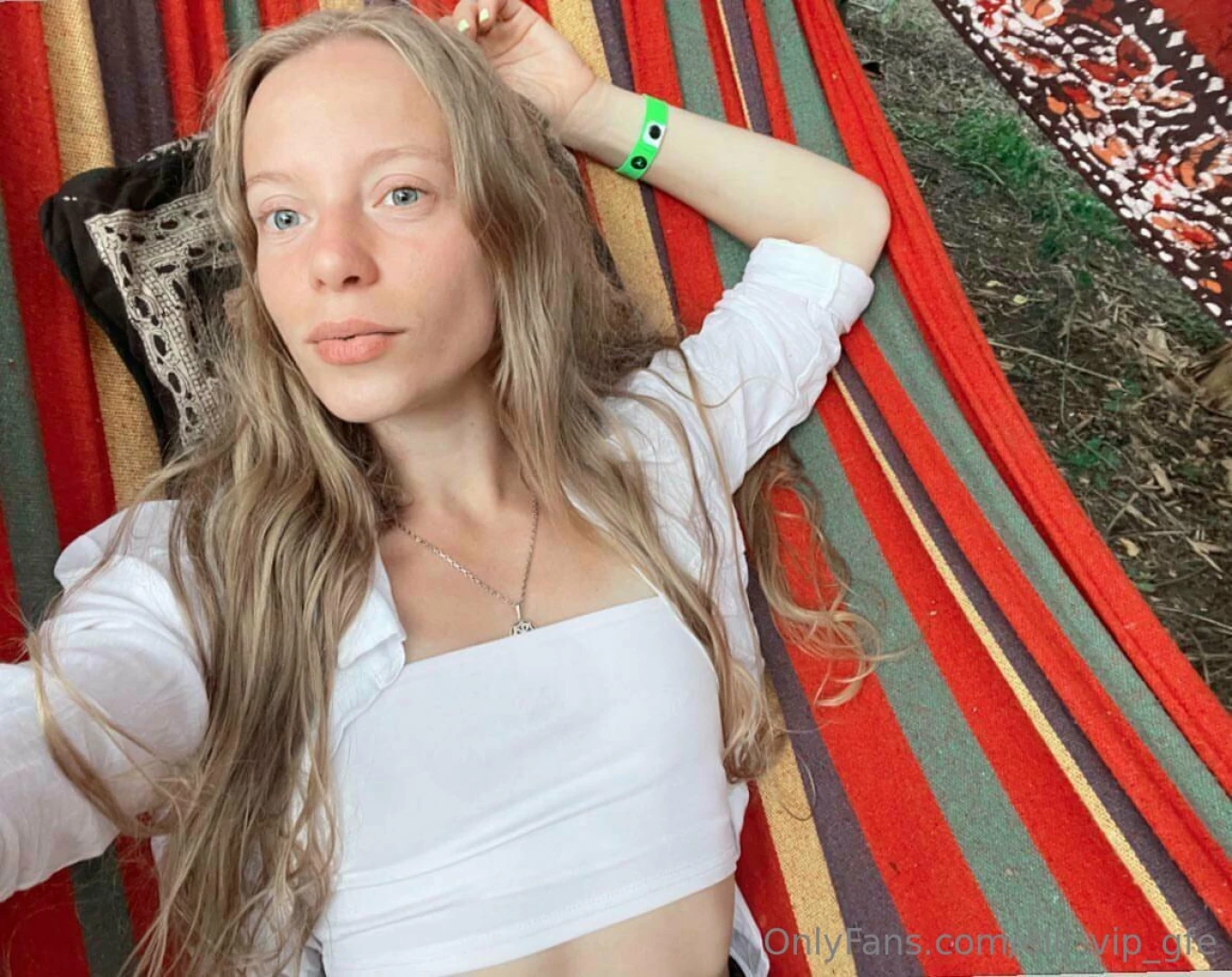 Put on new lingerie today and i don t just feel pretty i feel special 