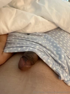 Good morning babe cum make me hard send me a pic of your hard cock part 2