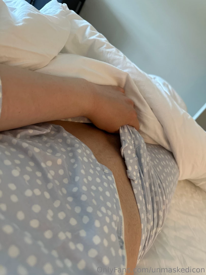 Good morning babe cum make me hard send me a pic of your hard cock part 1 