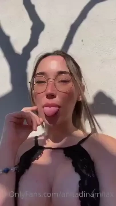 Baby i m online hit me up if you are down for a videocall sexting 