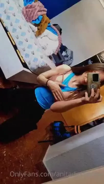 I m going to lunch with friends i m going sexy in a few hours i m 