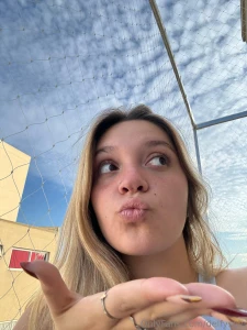 Ando en modo creativa pero sin direccion me ayudan a elegir que hacer