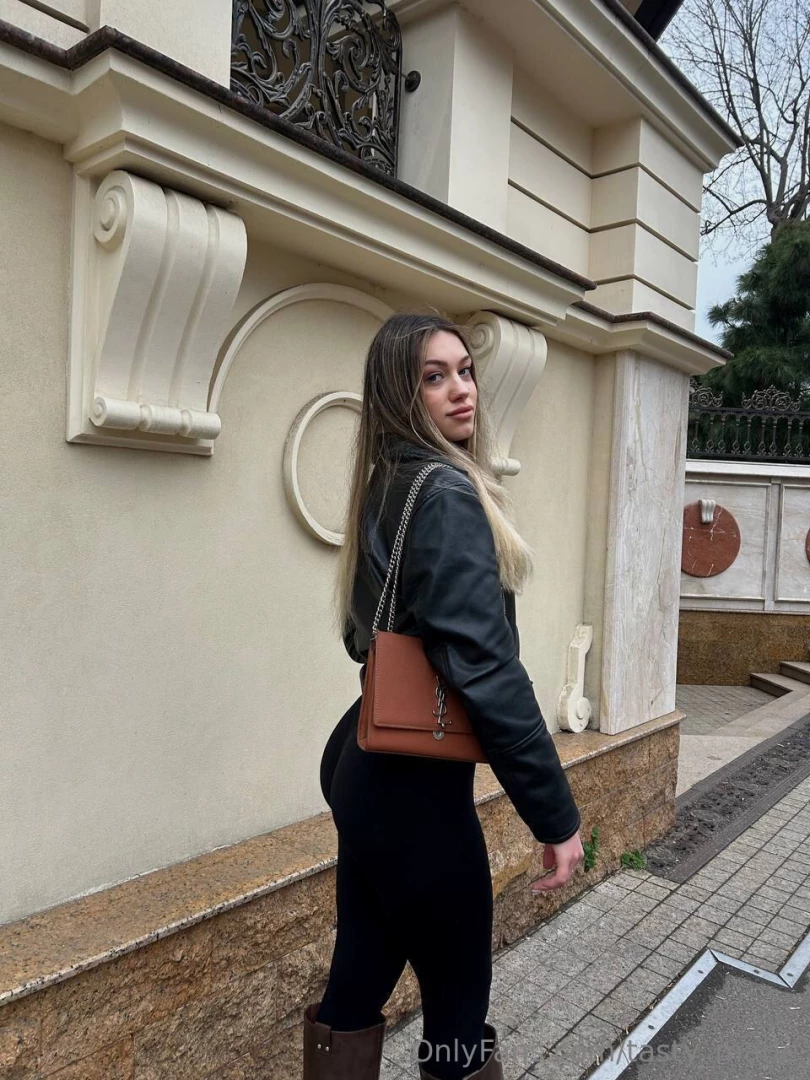 The weather is a bit gloomy but inside it s sunshine and lightness part 2 