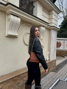 The weather is a bit gloomy but inside it s sunshine and lightness part 2