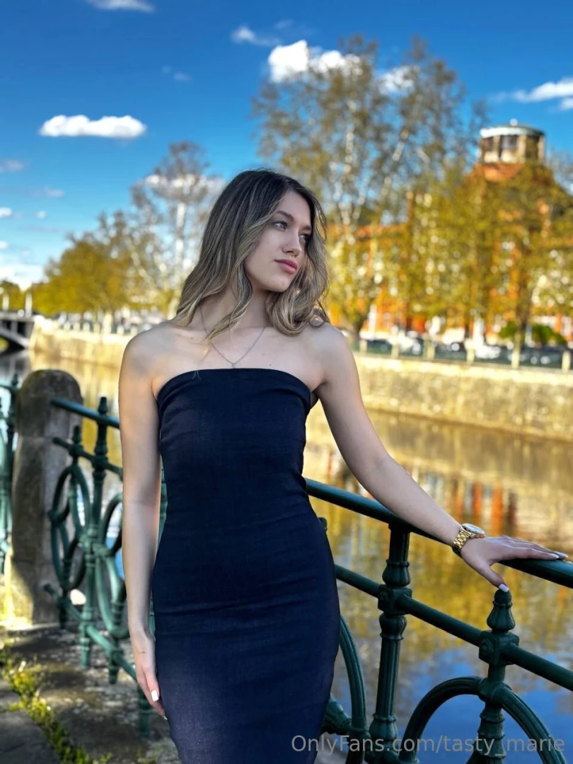 Sometimes the best date is a walk by myself on my favorite streets 