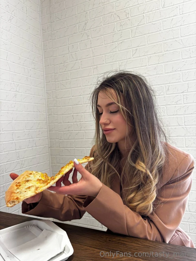 I m crazy about this pizza 