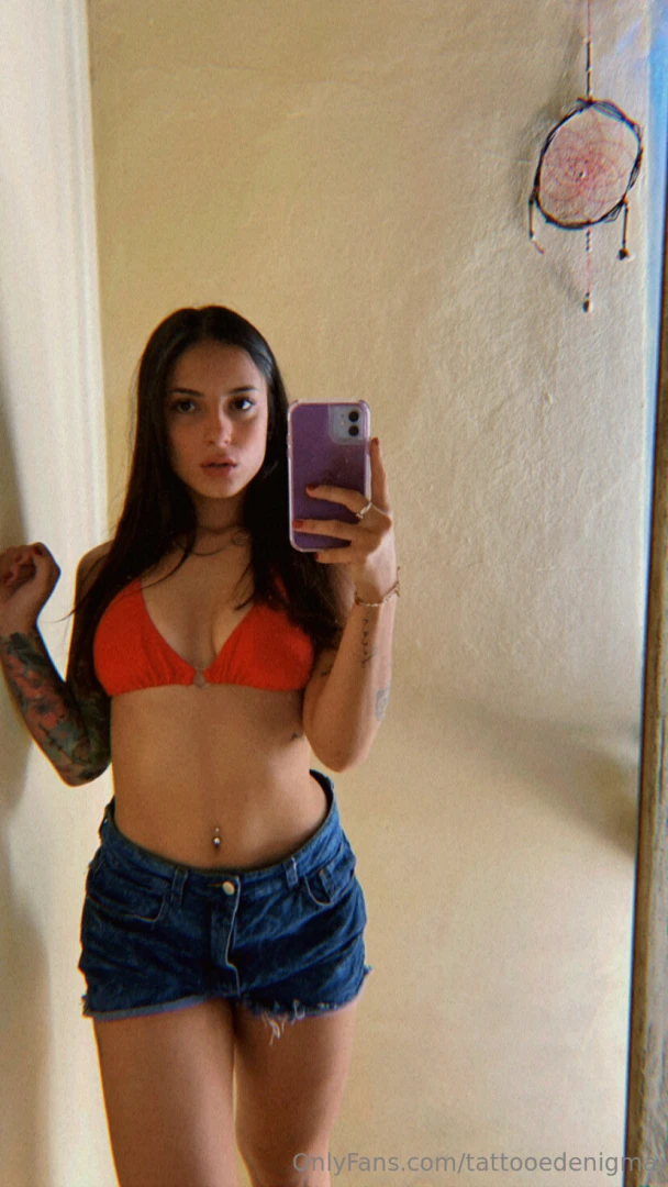 Capturing teasing moments 