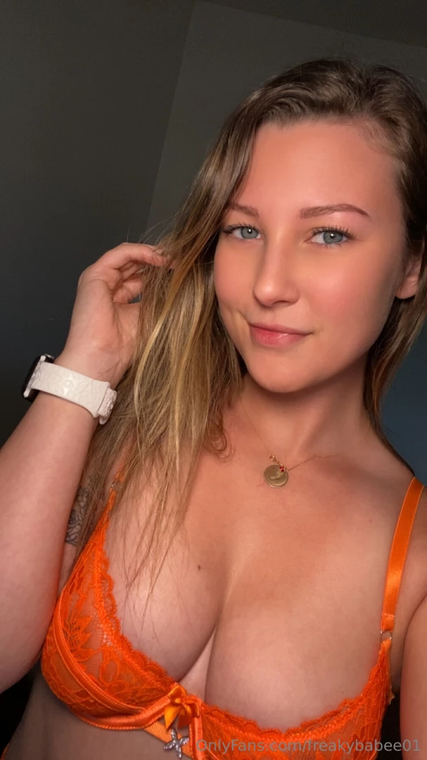 How yummy does my pussy look while a dildo slides in and out of it 