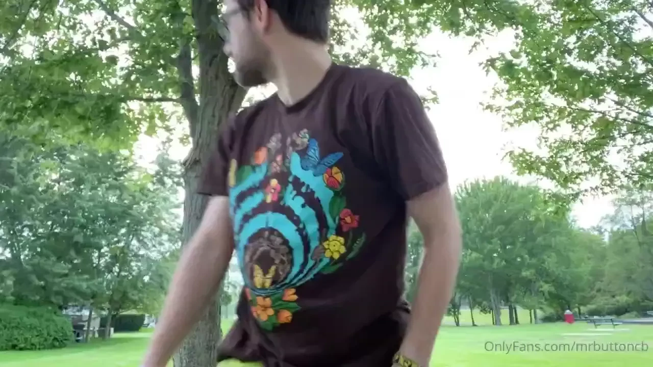 I love pulling my cock out when i m outside 