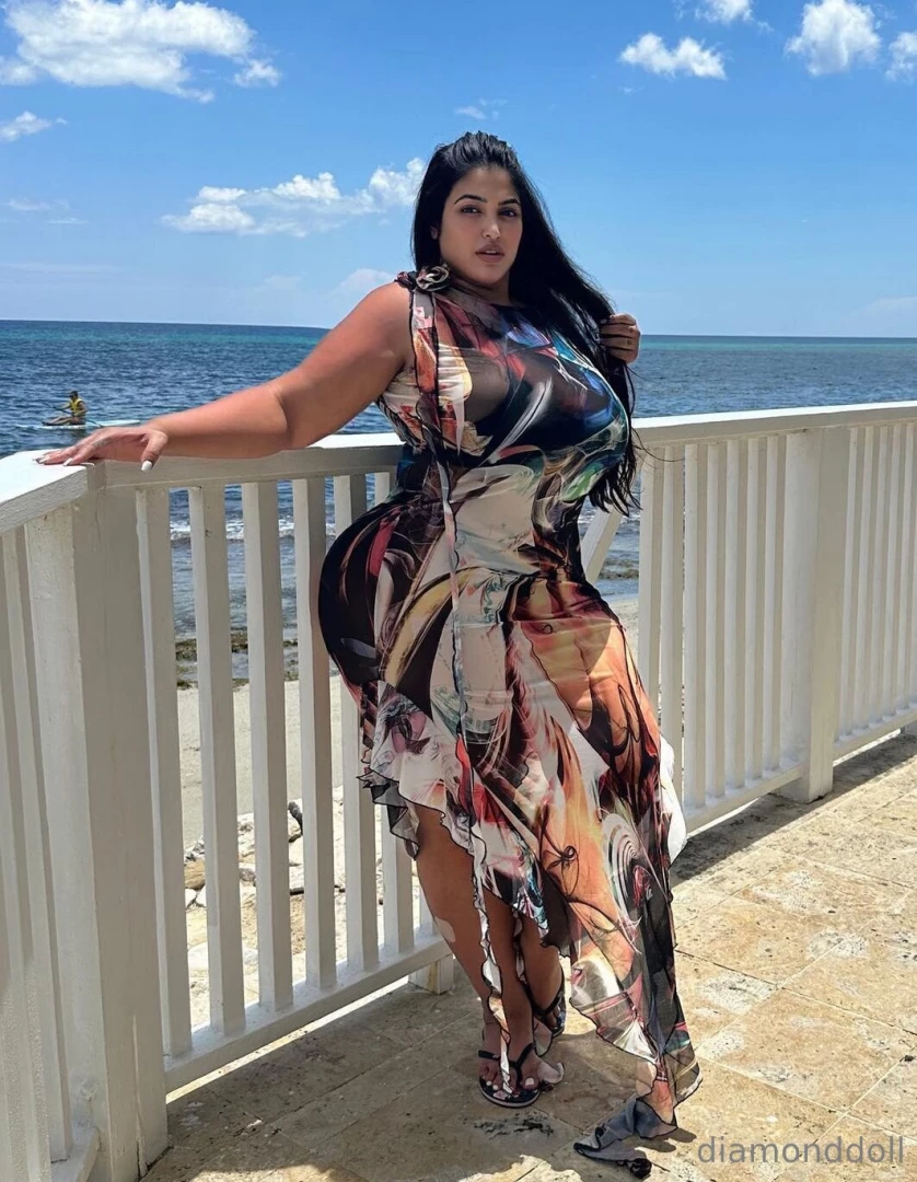 Feeling gorgeous and waiting for you 