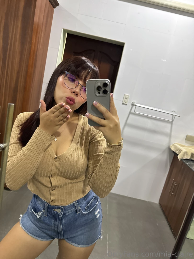 Cute kisses for you and only you 