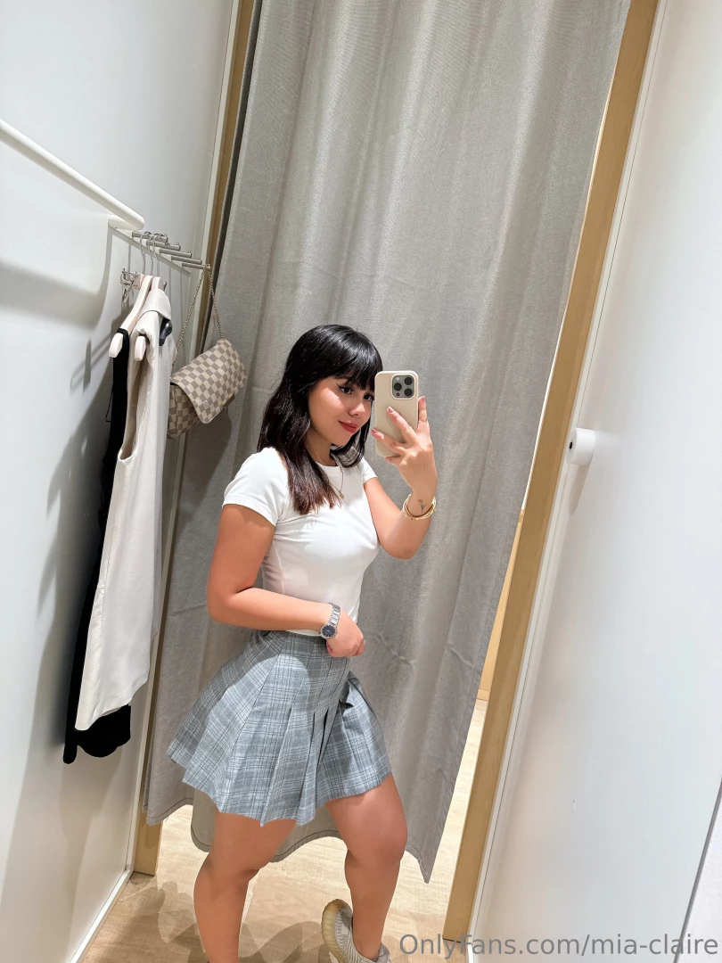 To buy the skirt or not lol should i iddddddkkk i think its cute 
