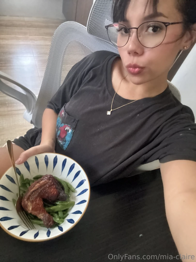 Healthy lunch for meeeee what are you having 