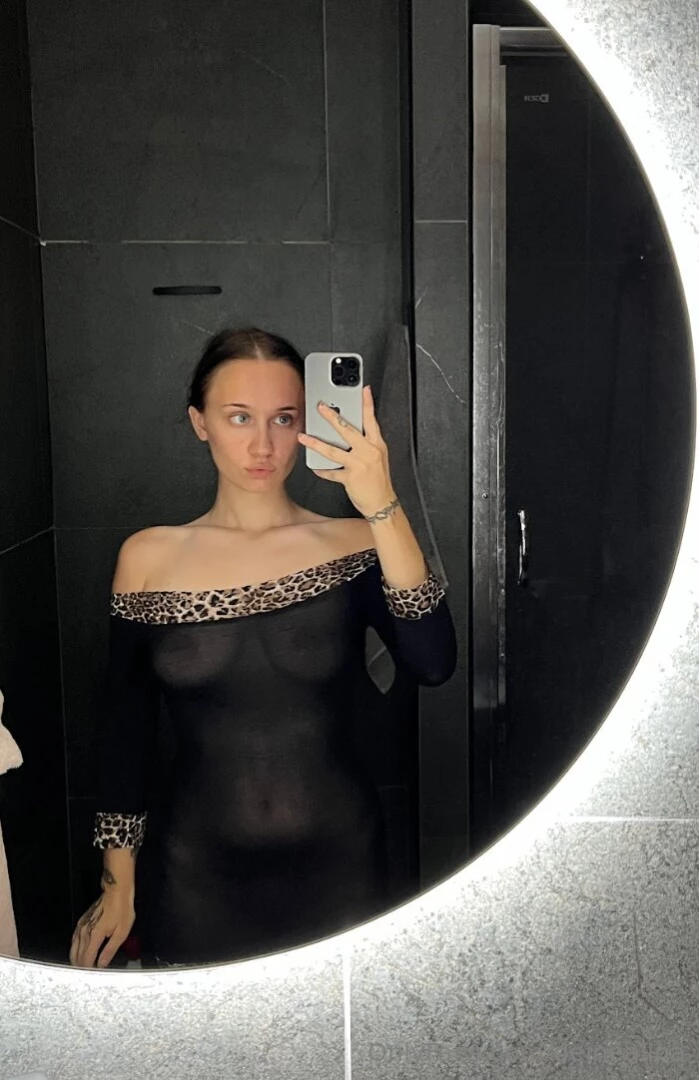 Man sieht einfach meine nippel durch lol 