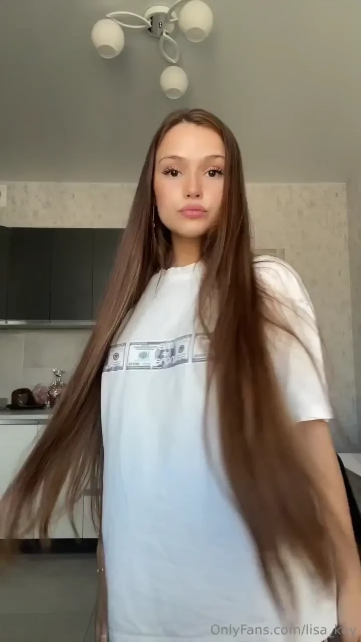 Which image looks better on me 