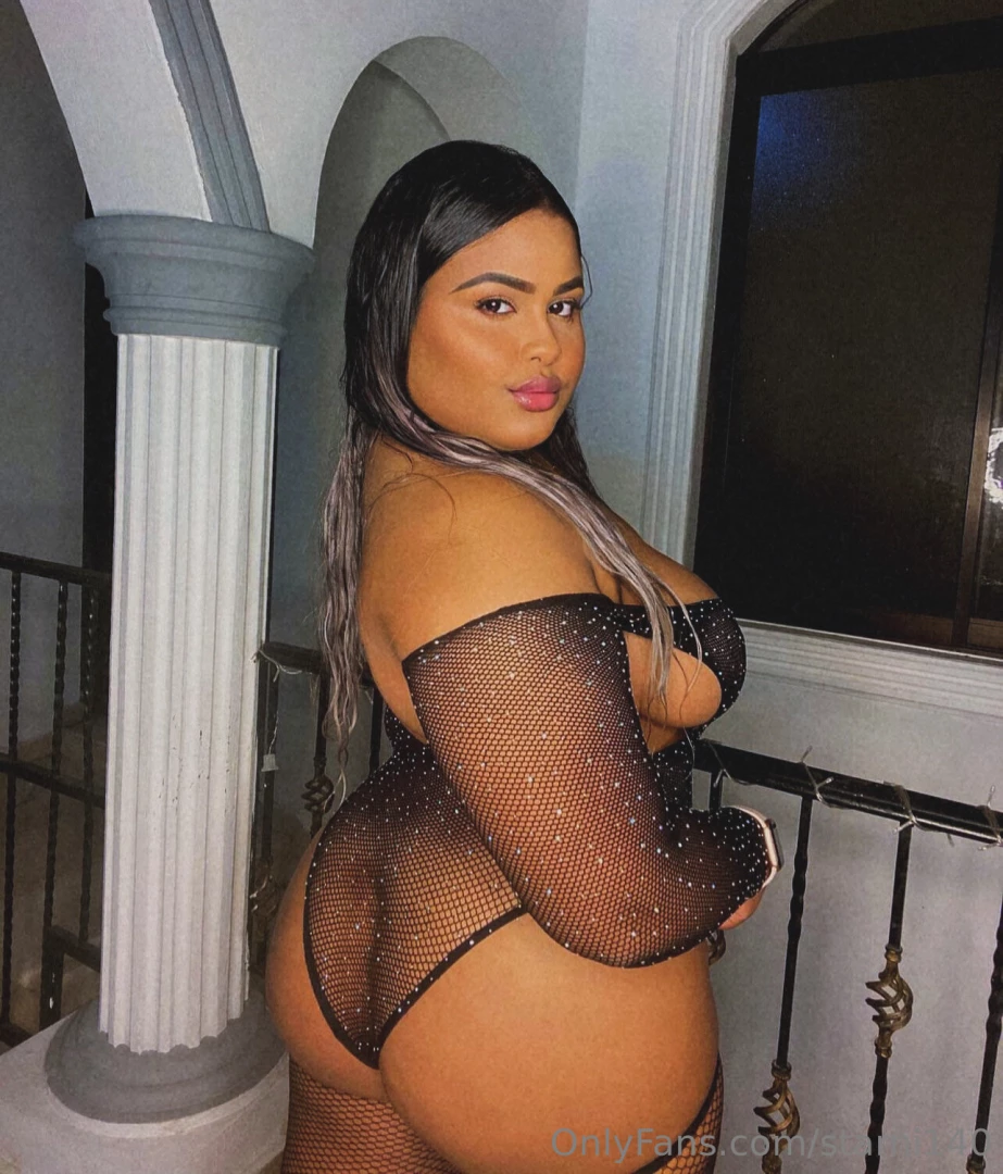 I m so hot i want you to control me make me yours and imagine all the 