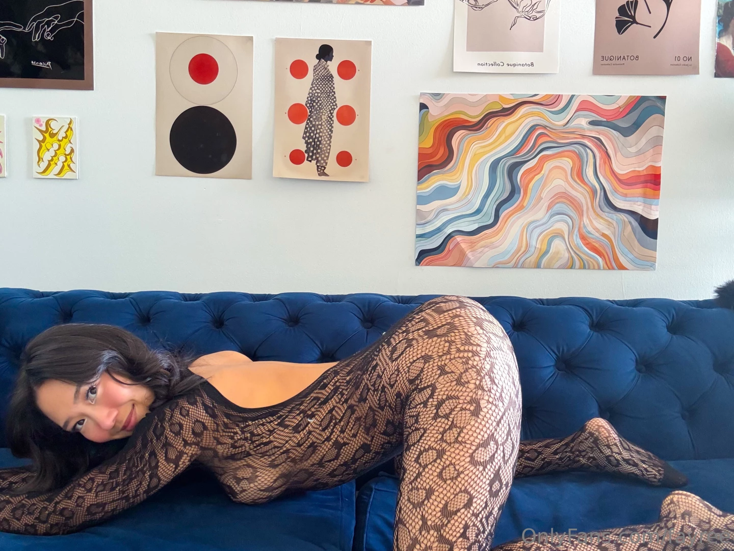 I have enough space for both of us on the sofa 