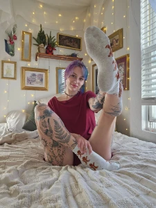 I know i know you just wanna see me take them off swipe for