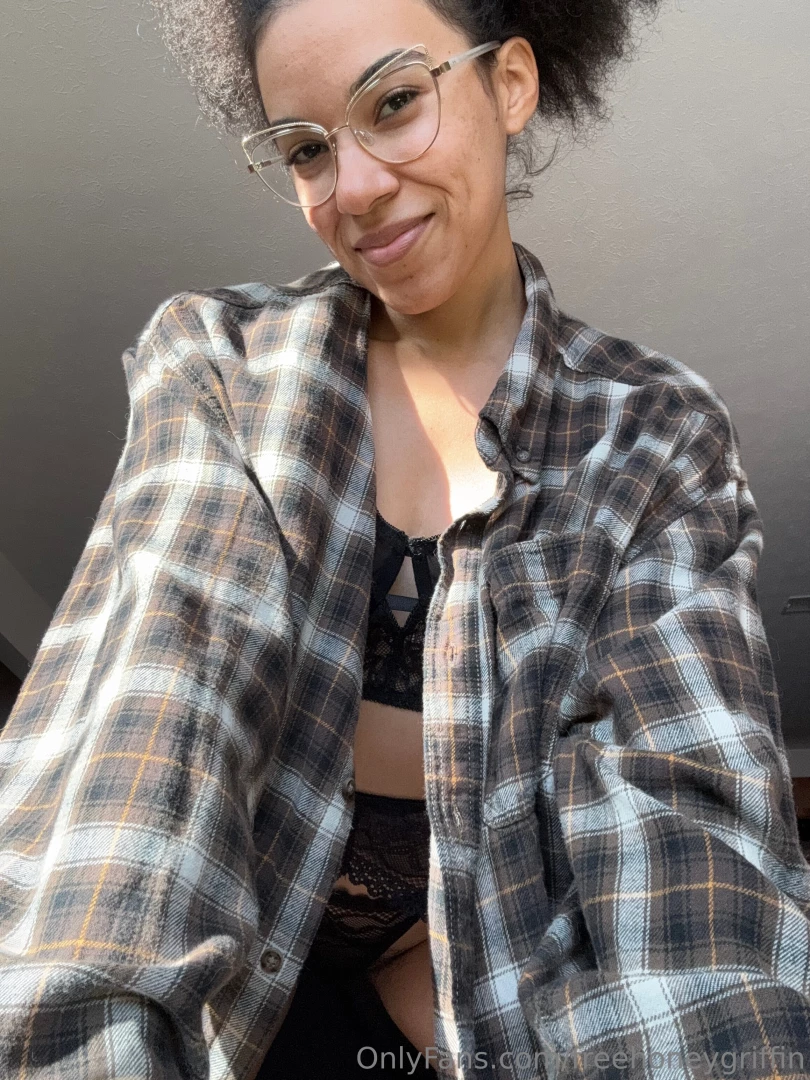 New set and free video coming to my xxx page honeygriffin these were part 1 