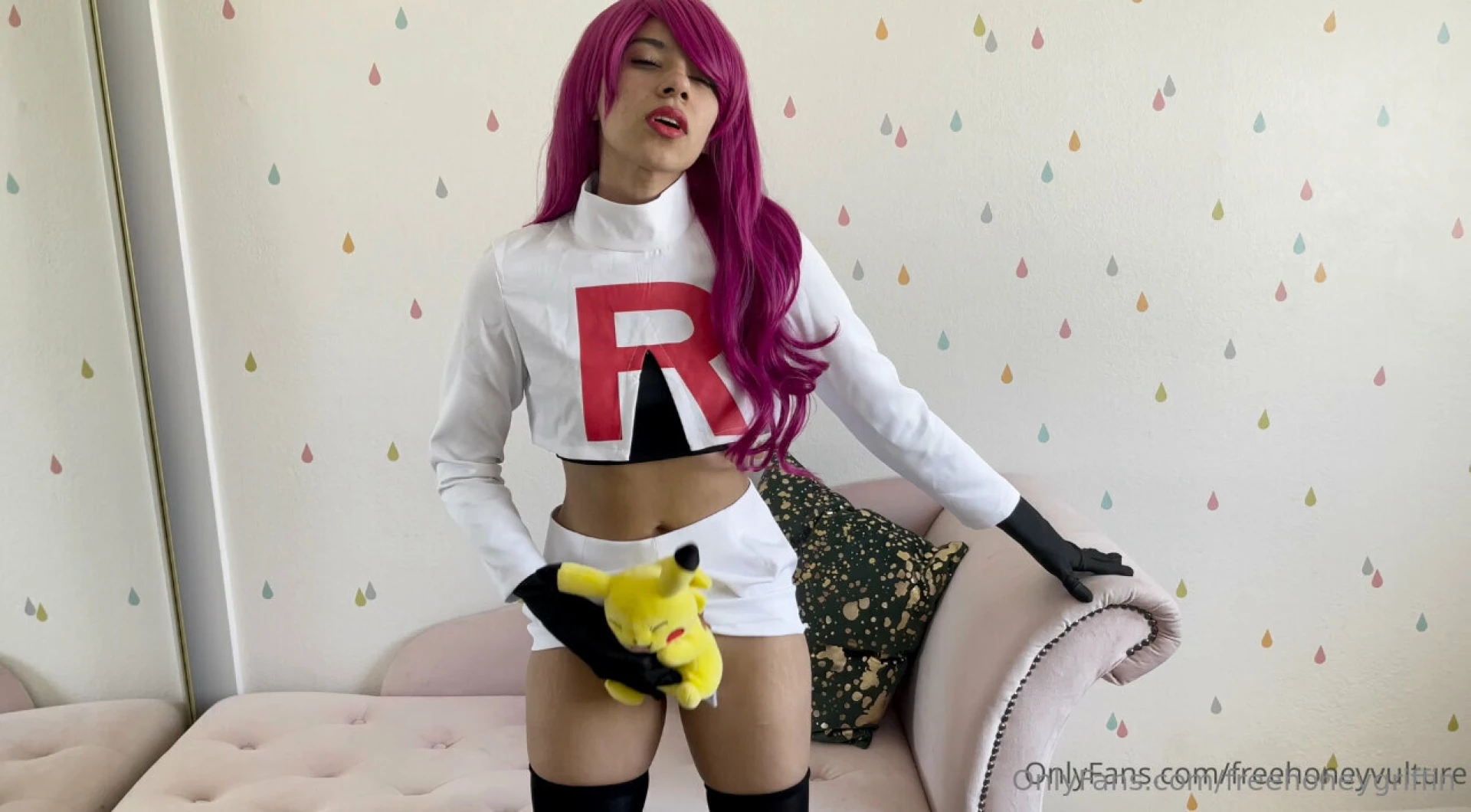 Cosplay porn jesse from pok mon rubbing pikachu on my pussy humping 