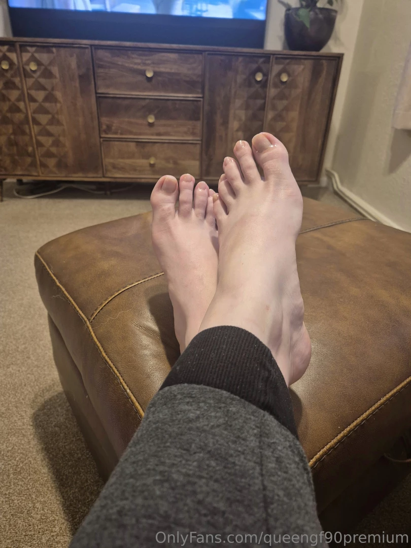 A very rare naked toe pic 