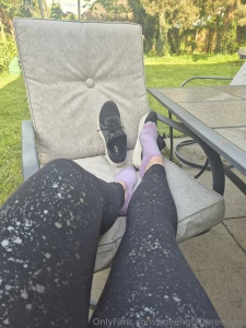 Time to blast these post run feet with some garden air