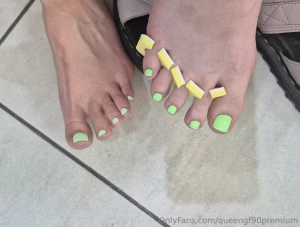 Pedis with a friend