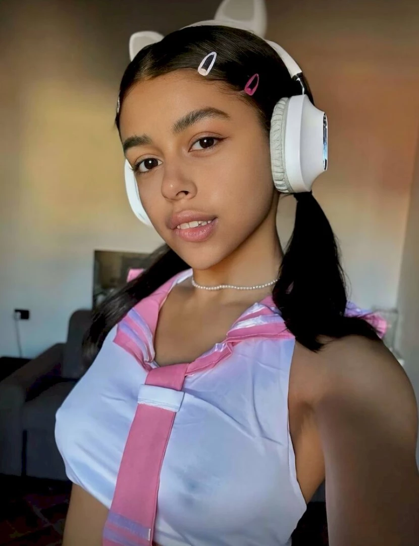 Alishabright is wet right now lusty princess alishabright wants to part 735 