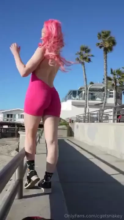 I absolutely looooove my ass looks in this workout fit what do you 
