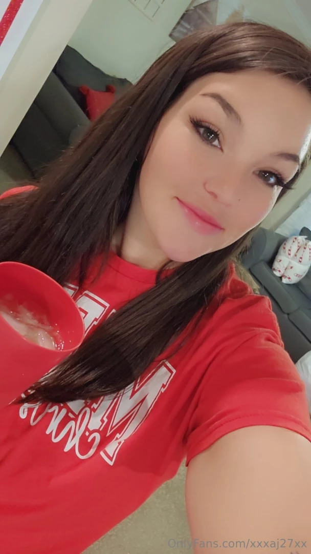 Home drinking and decorating come keep me company 