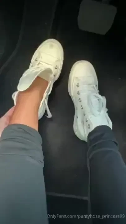 Sweaty feets 