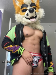 Trying out the new lighting with some jock pics