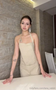 The apron only suits me when i want to take a beautiful photo but i