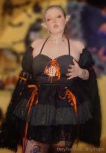 My first moeflavor outfit has arrived and i feel like the goth queen i part 2