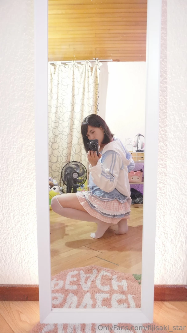 I took some pics friday s night do u like my outfit part 7 