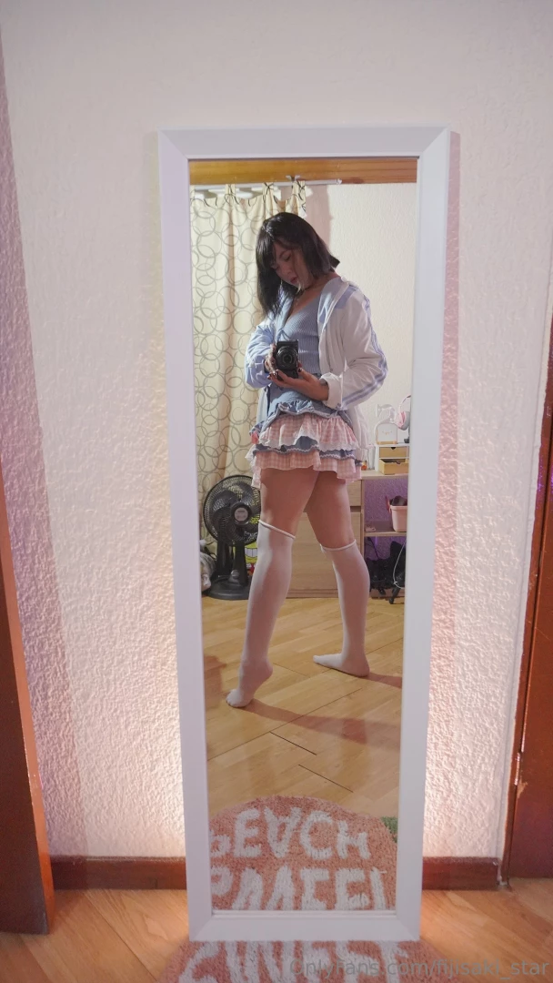 I took some pics friday s night do u like my outfit part 6 