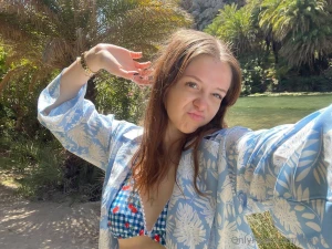 I am feeling the weekend vibes tell me you are feeling it too if not i