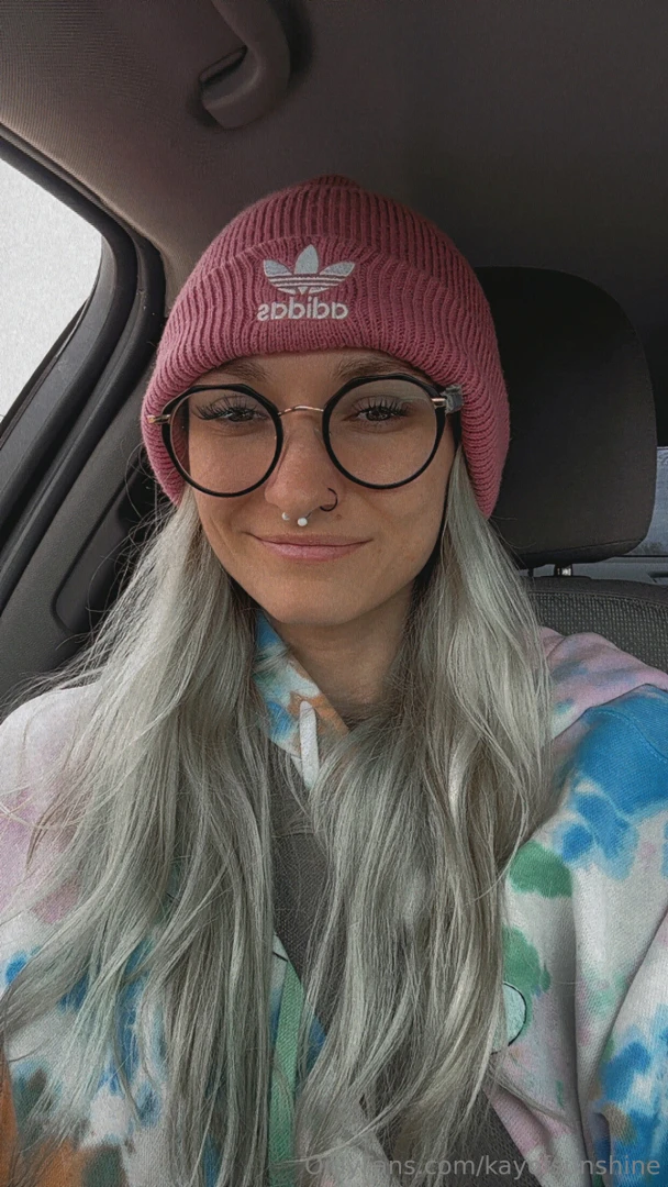 Hi ya hooligans amp hotties just got back from vacation amp i brought 