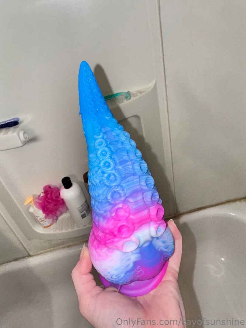 Woke up tired but horny as fuck so i played with my tentacle and wand 