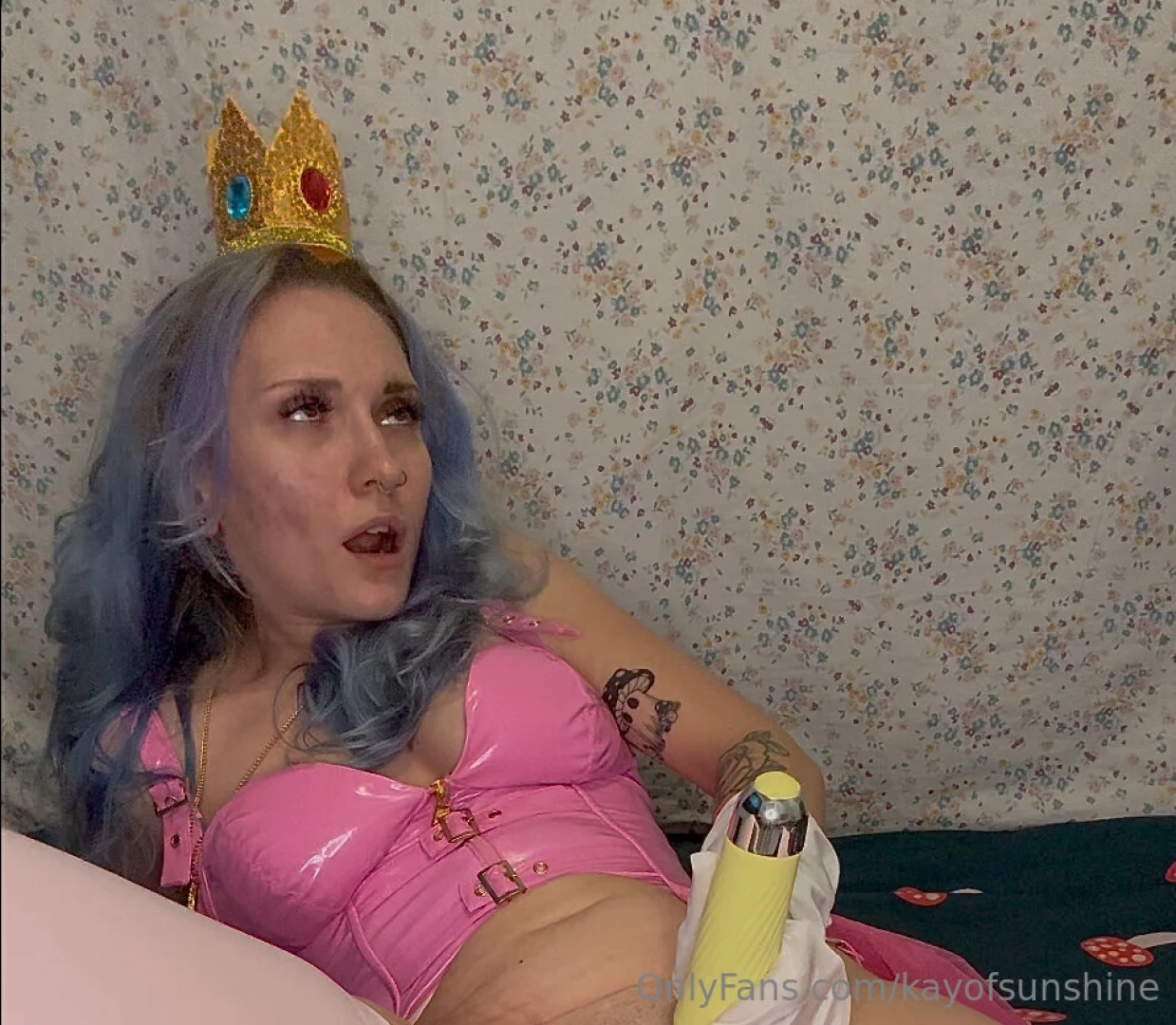 Princess peach plays with her wand until she makes a big splash 