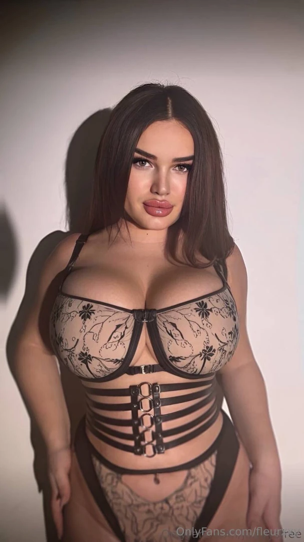 She s waiting for you julyyysfree sexy julyyysfree with big tits and part 1213 