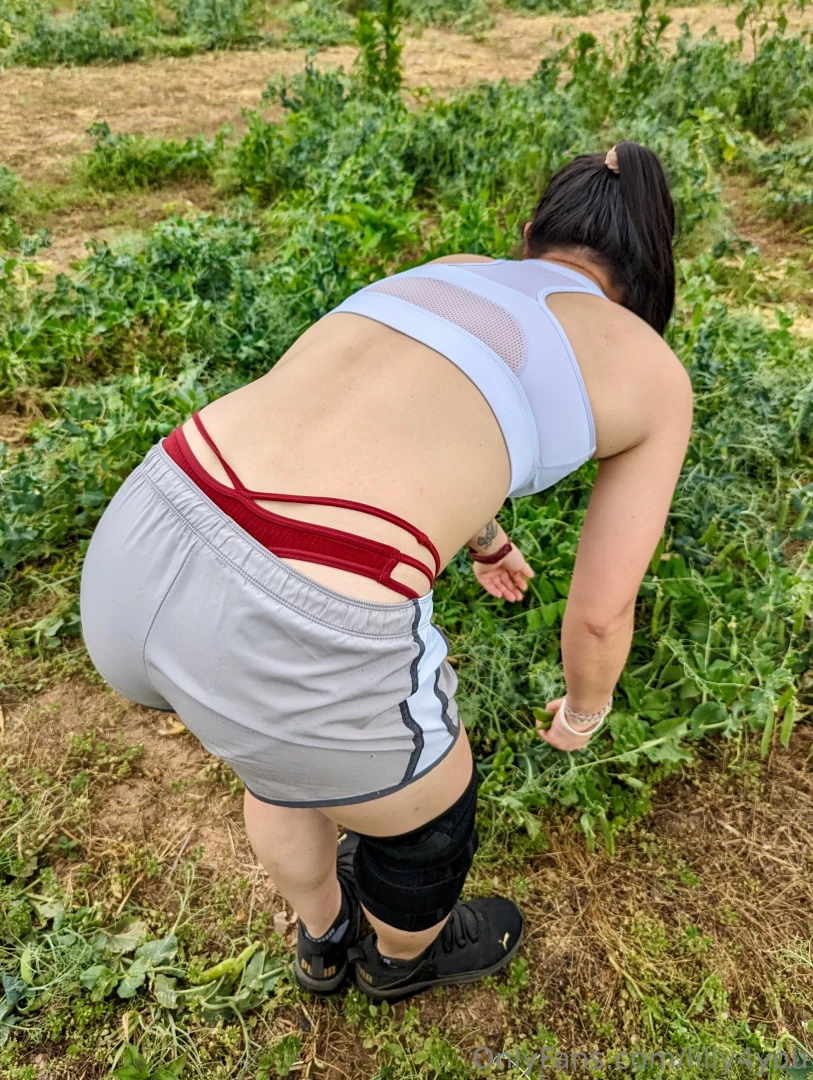 Why do you keep standing behind me i guess you just like watching me 