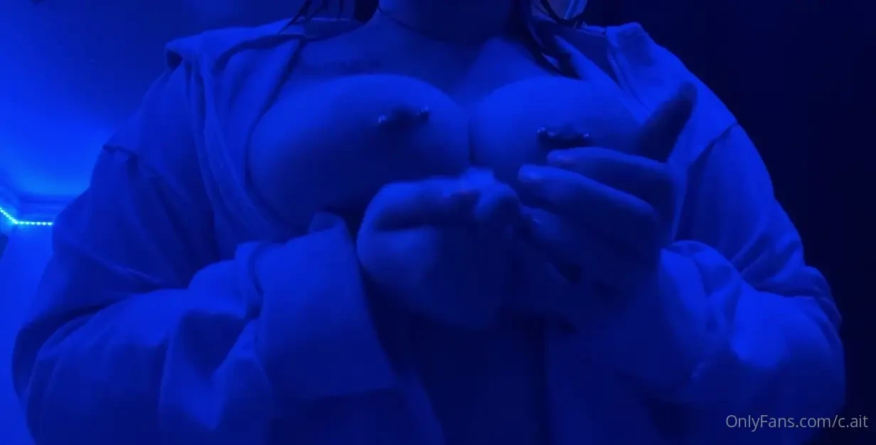 Just wanna be felt up and choked 