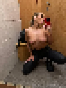 I took a quick photo for you while i was in the fitting room 18