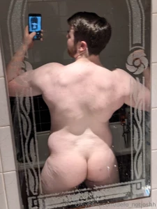 Was no one gonna tell me how toned my back looks