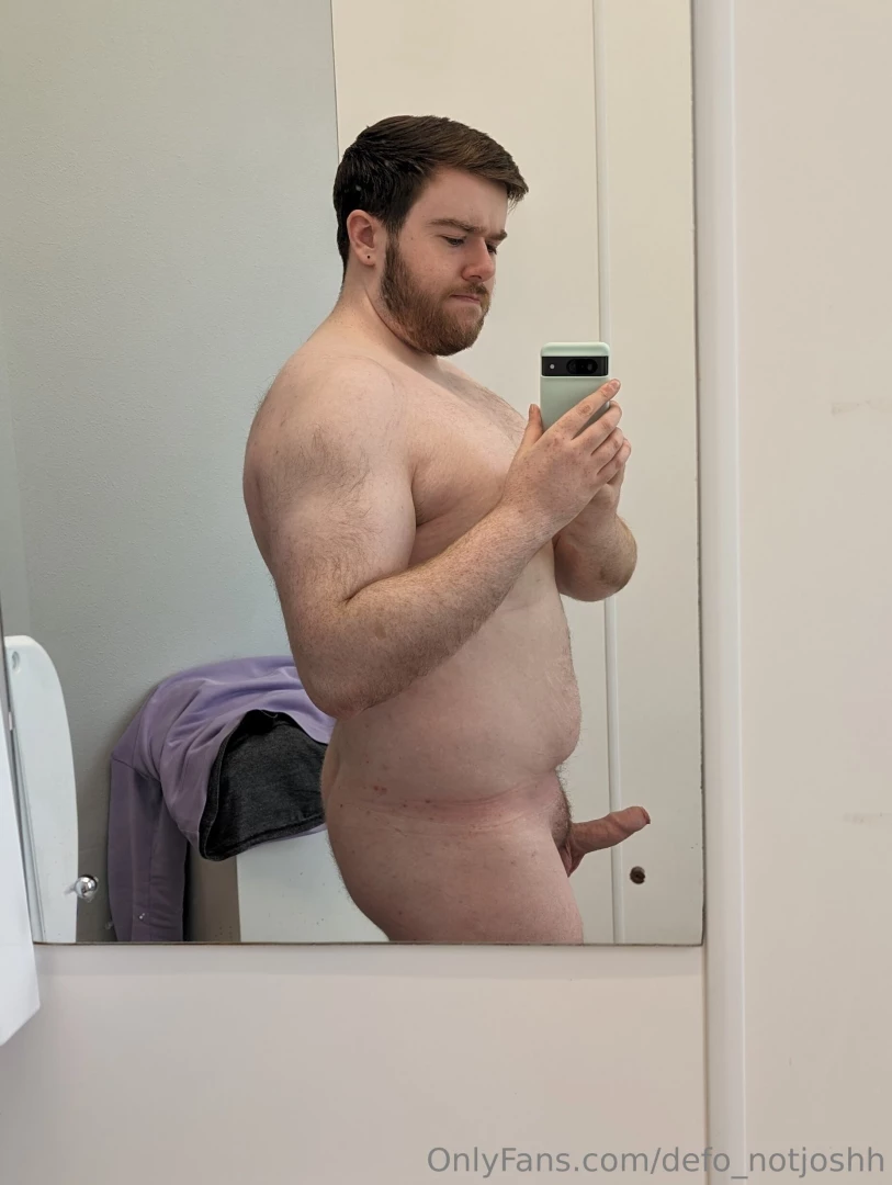 Boss makes a dollar i make a dime that s why i take nudes on company 