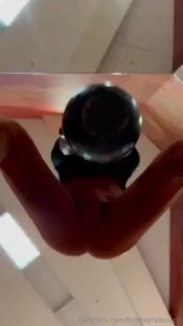 I wanna fuck hard in the public bathroom