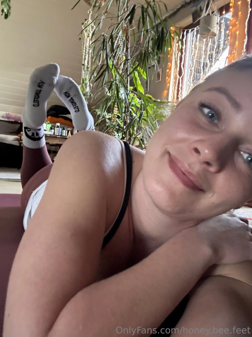 Sunday mood someone has to clean my mirrow part 2 